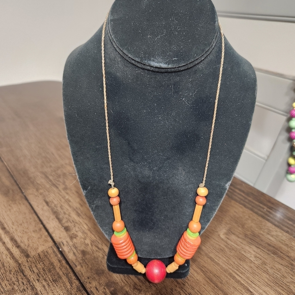 Fashion Jewelry Vibrant Orange and Red Beaded Necklace
